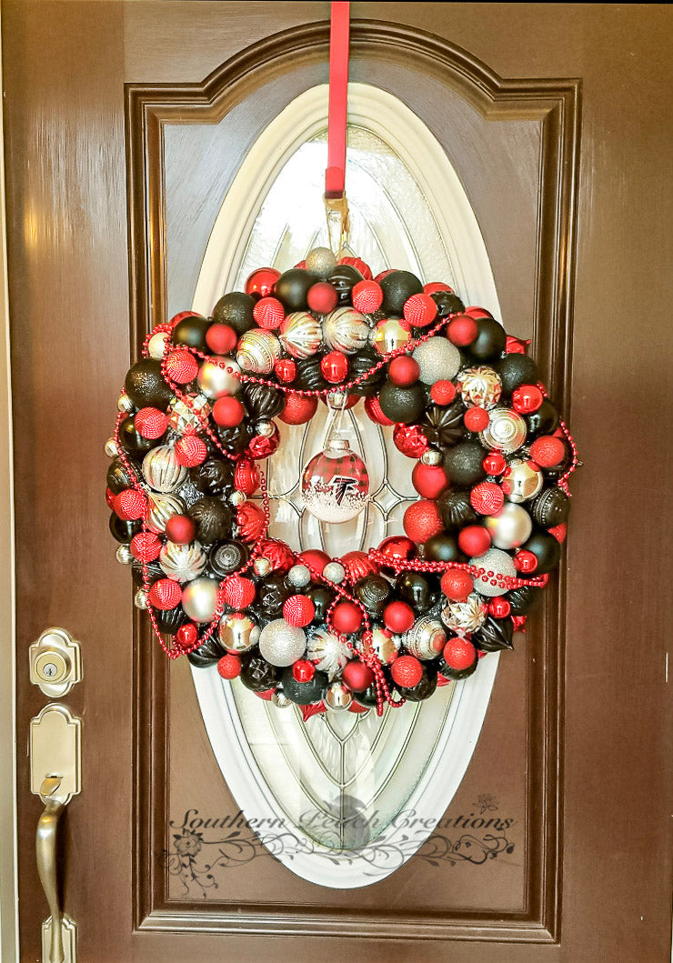 Atlanta Falcons Merry Christmas Circle Ornament